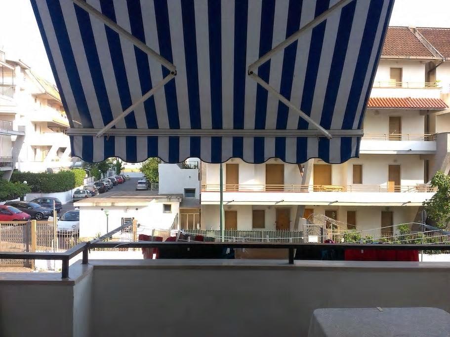 Ferienwohnung Trilocale A 800 Metri Dal Mare Scalea Exterior foto
