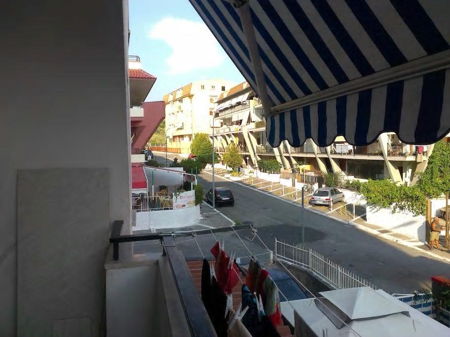 Ferienwohnung Trilocale A 800 Metri Dal Mare Scalea Exterior foto